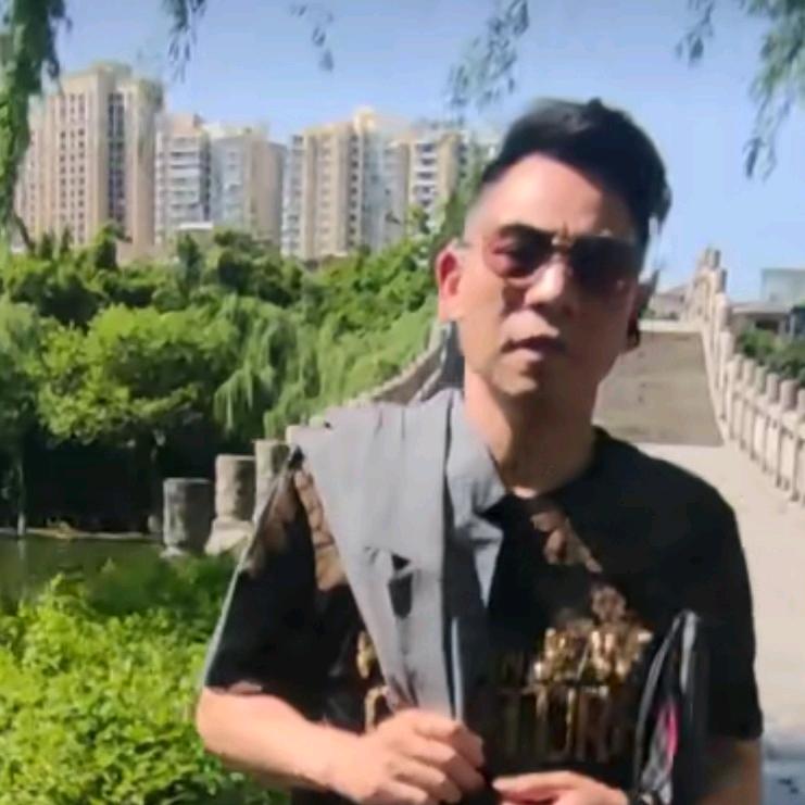 李湛霖