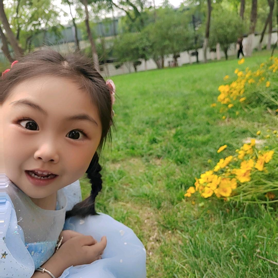 小可爱(๑• . •๑)