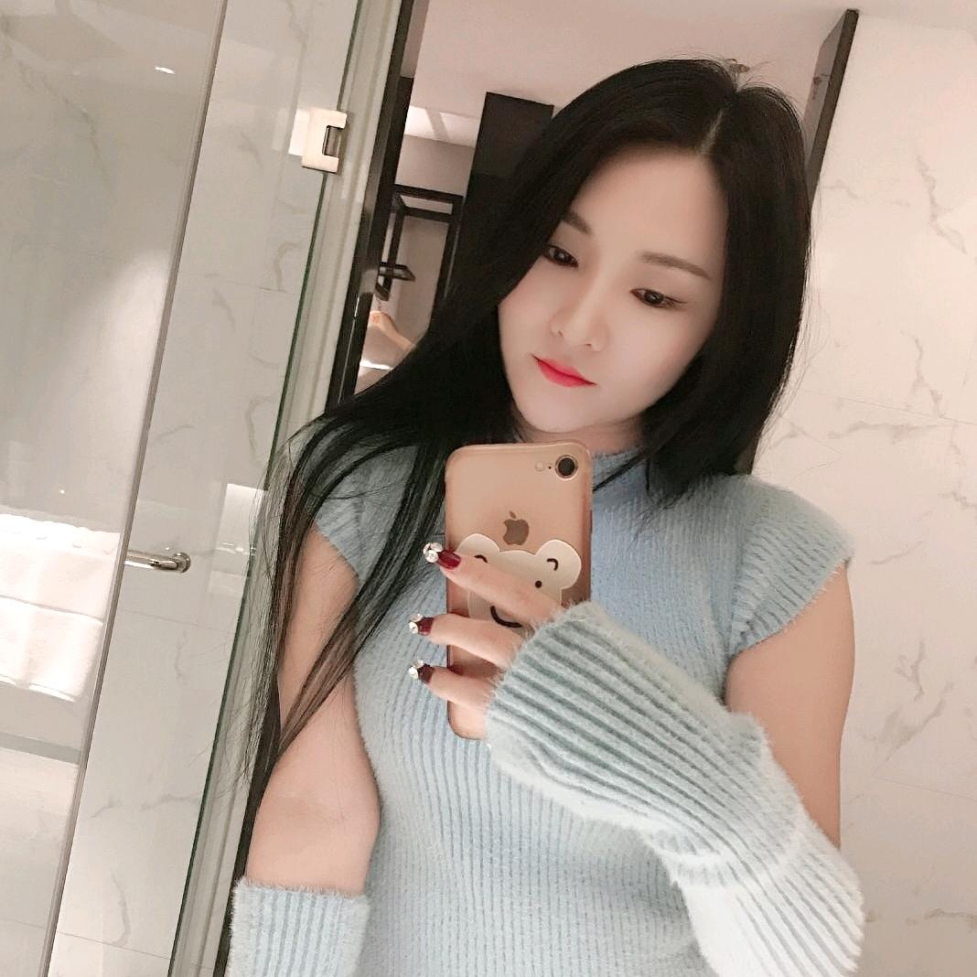 👄 .LAY