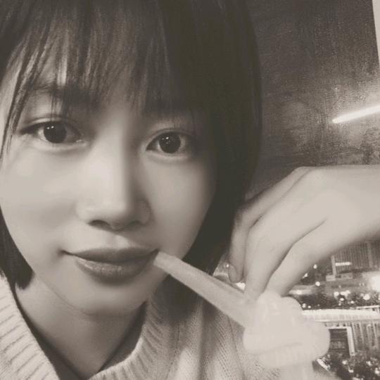 在海边小酒馆