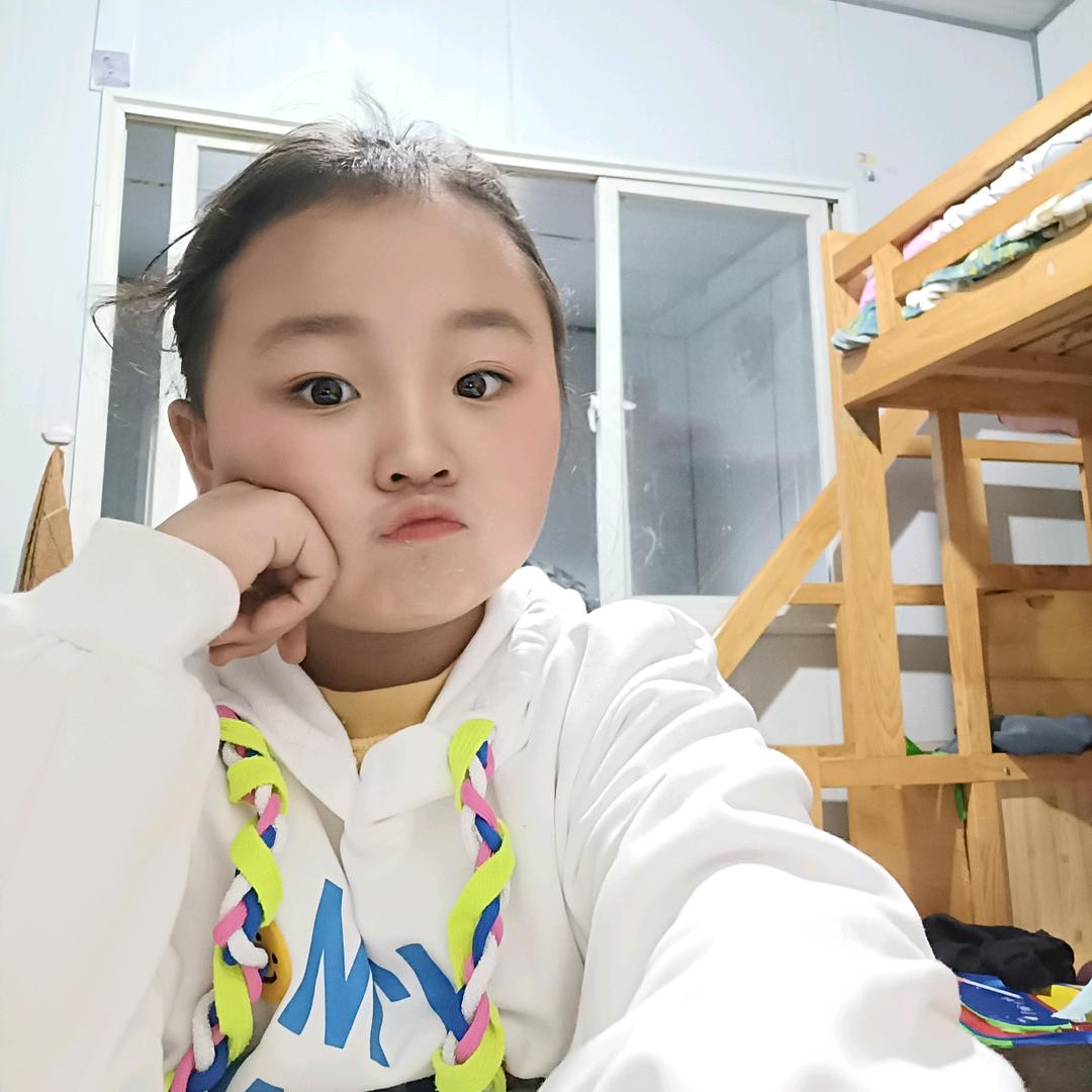 給你微笑純属礼貌