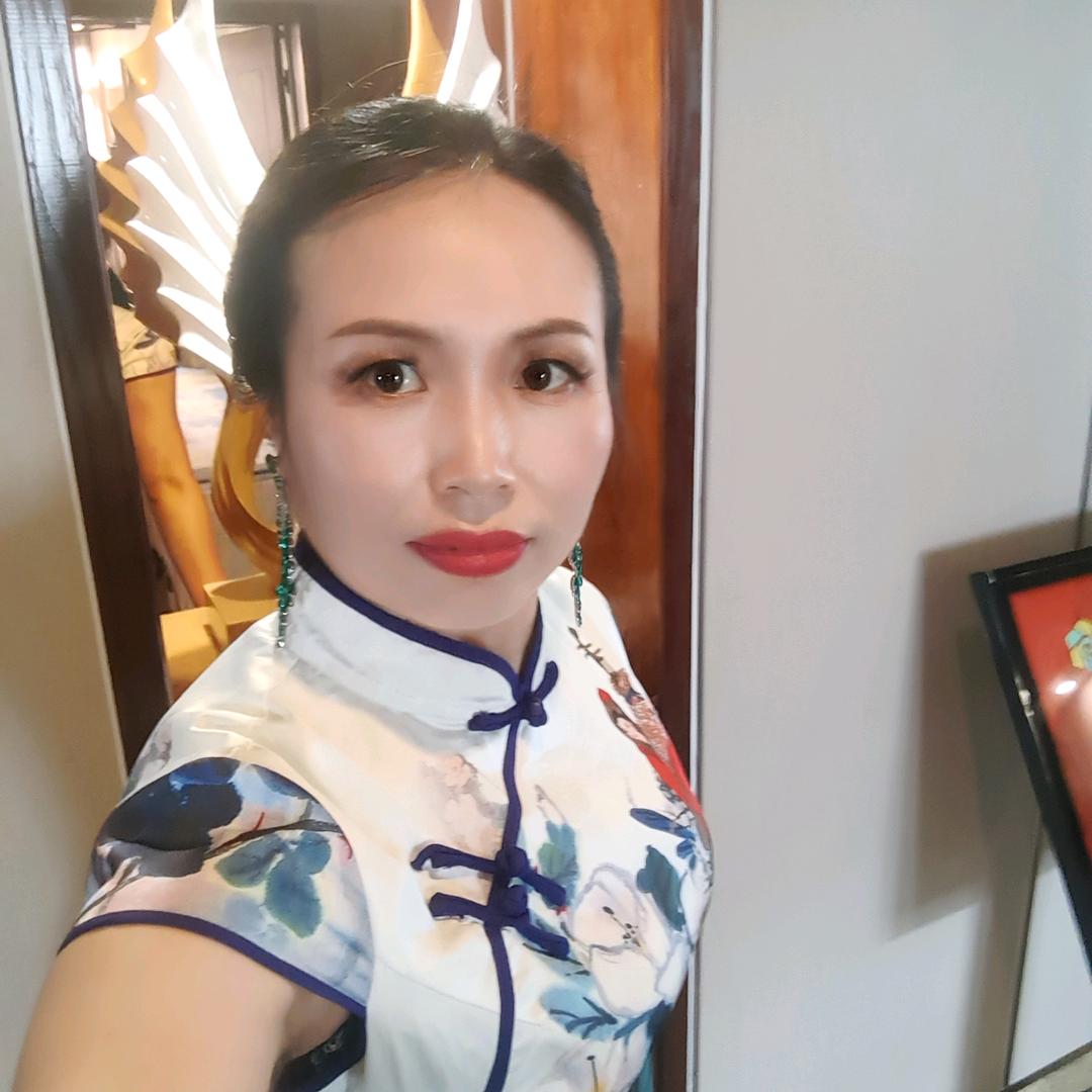 缔美格美发店剪头发突然直播带货一起