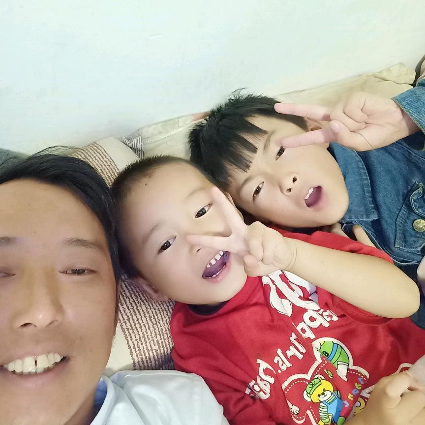 龙点山泉阿久哥狗队长