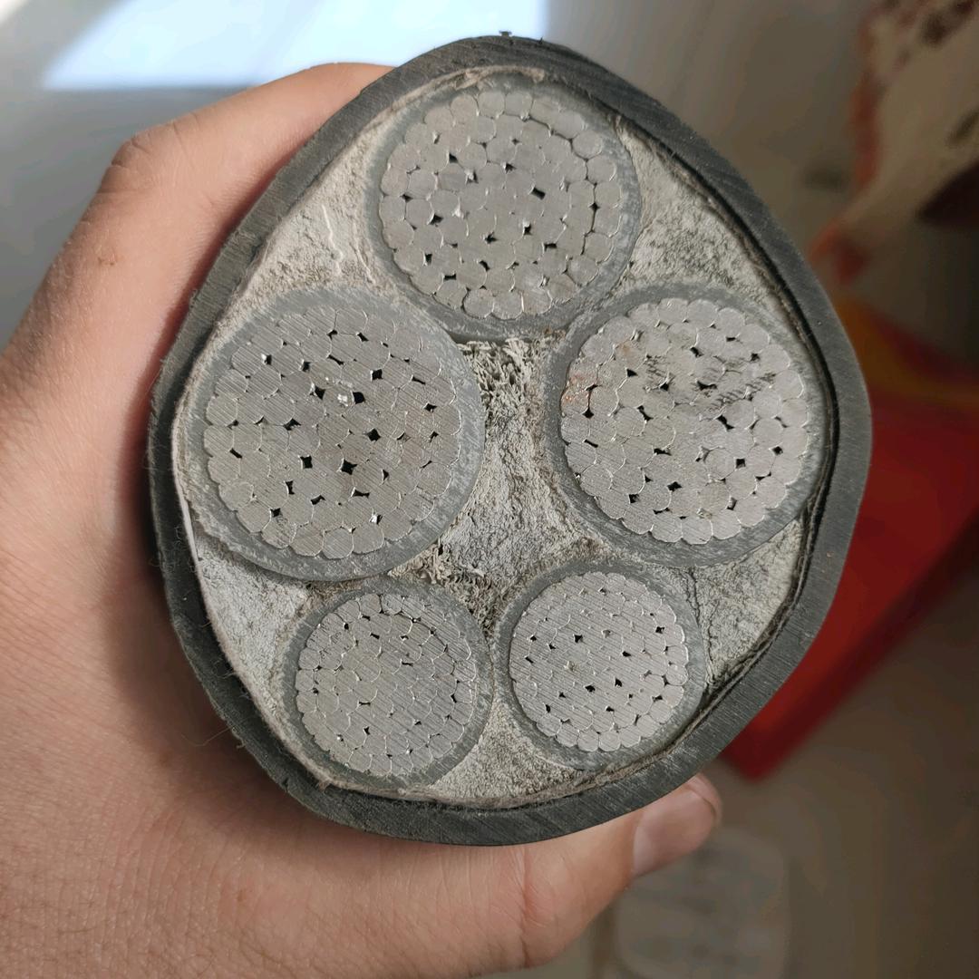 臧旺旺收铜铝电览