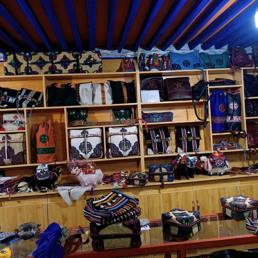 西藏传承传统（通门吾赞）手工皮具