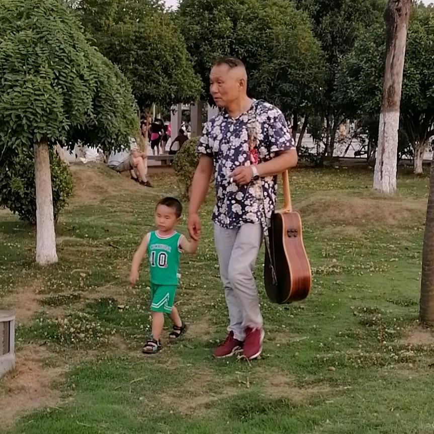 一粒尘埃在人间