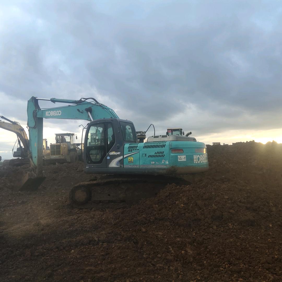 云挖，小唐挖机拖车出租