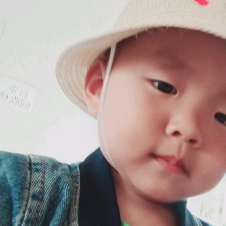 小哥😄:）:）:）:）