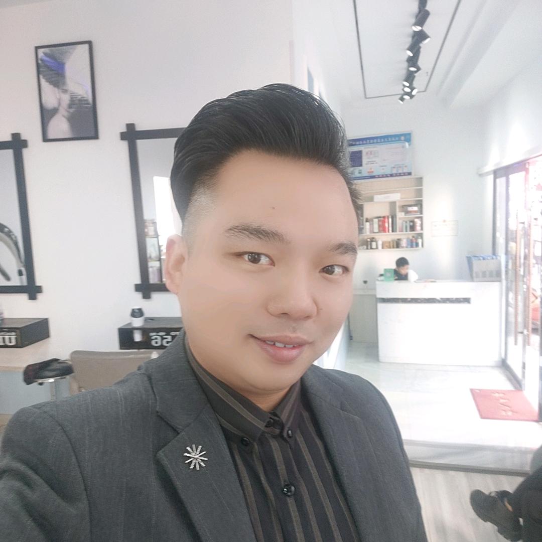 老罗收长头发