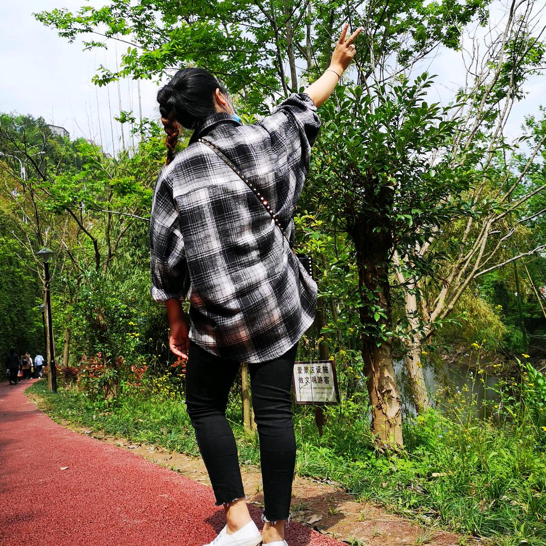 向李靠近