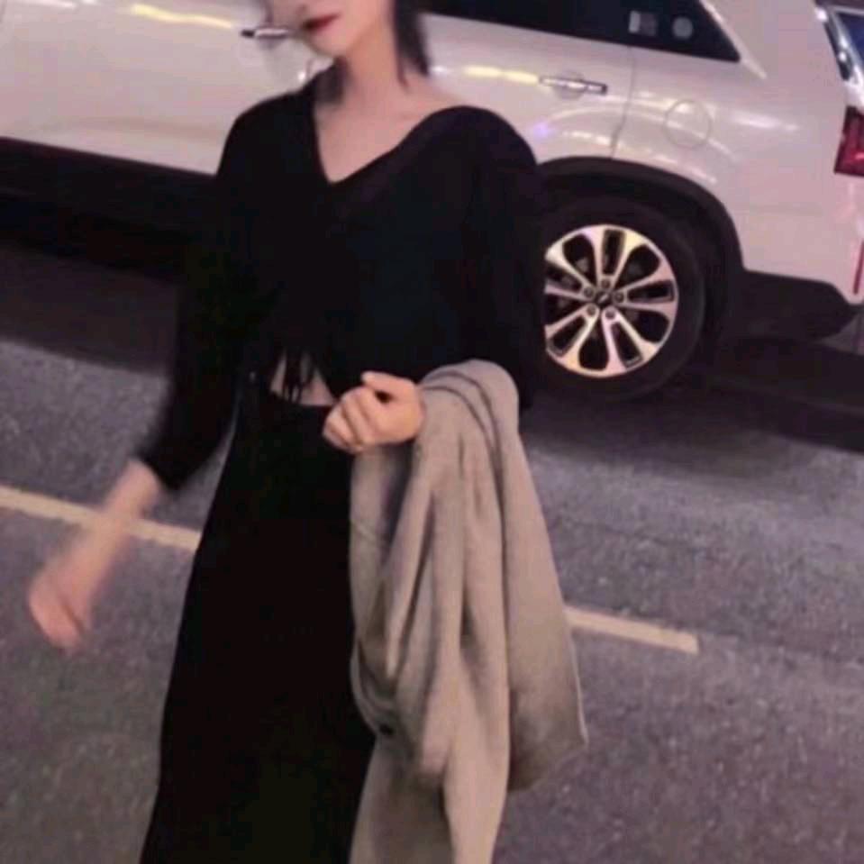 不待。