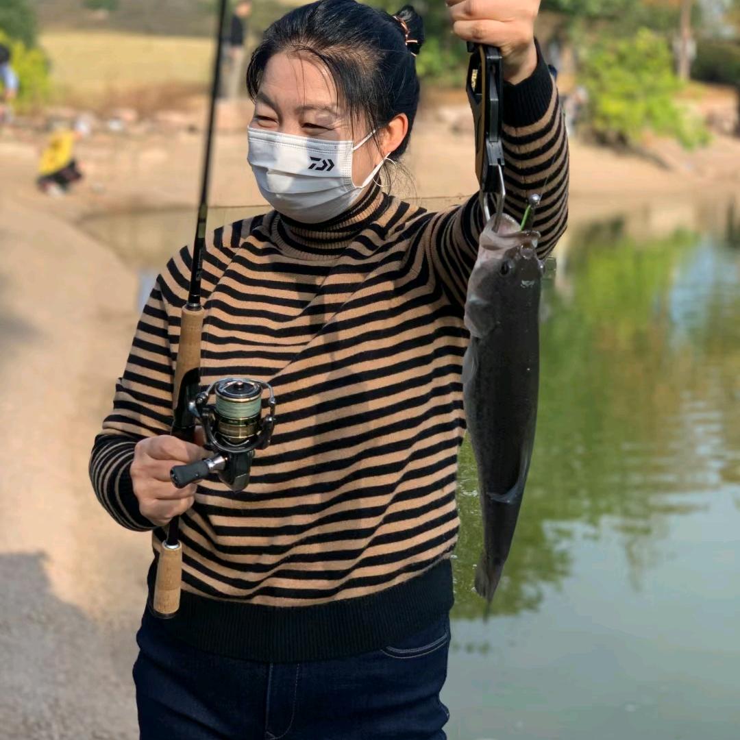 青岛佳兴渔具白姐