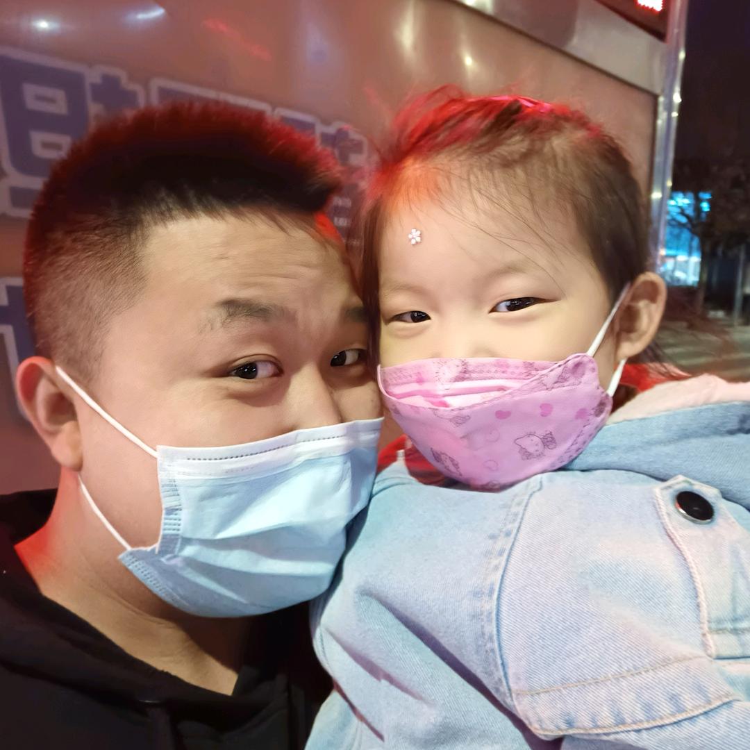 陌陌的帅气爸爸