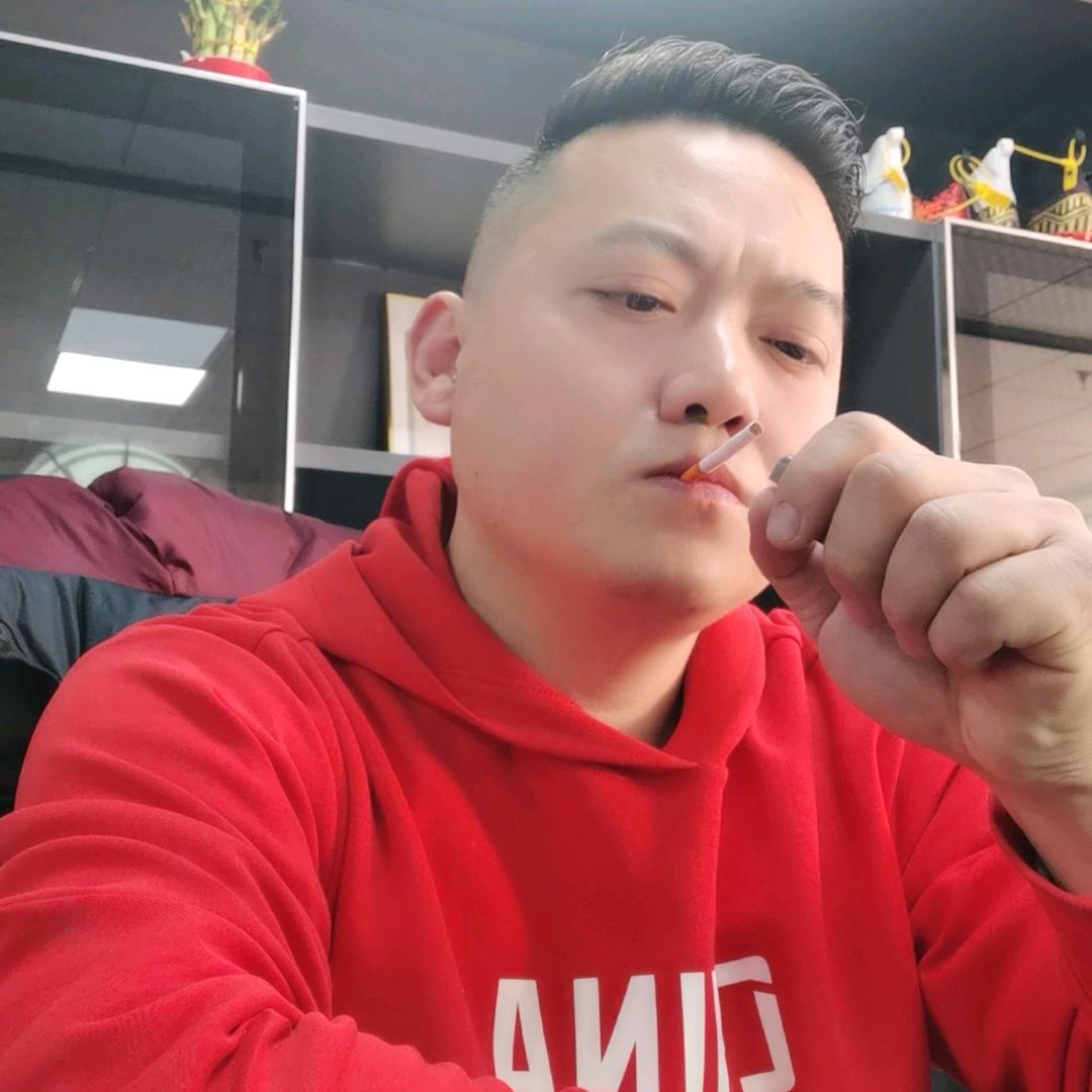 荣赛鞋业-郑天龙