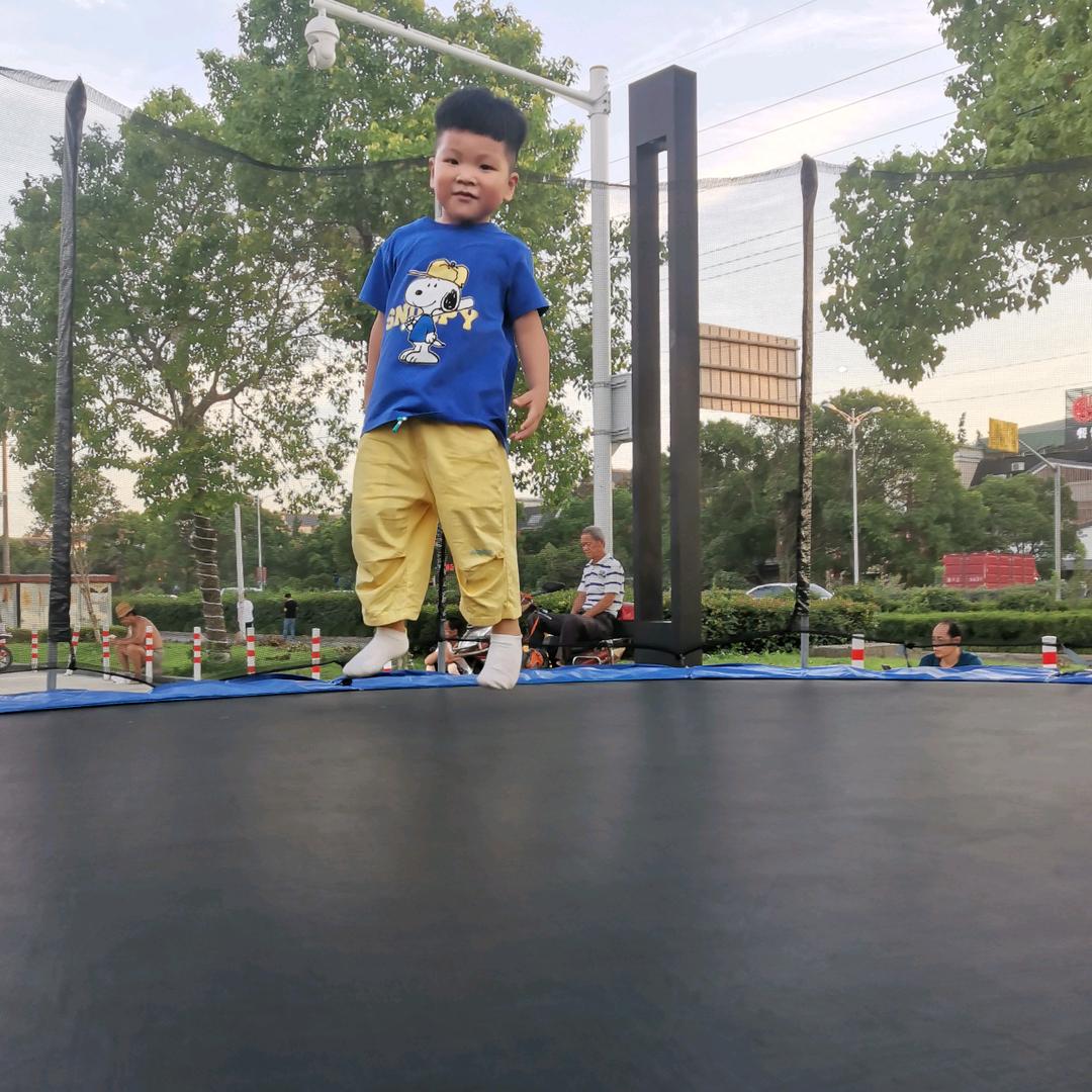 月东liyuedonng李