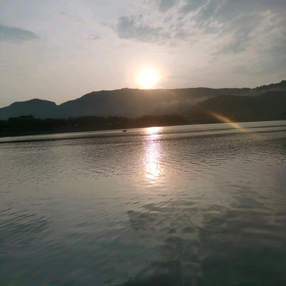 郑在数钞票