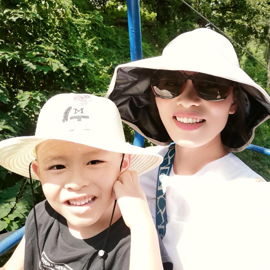 卖手机的小龙女智乐方