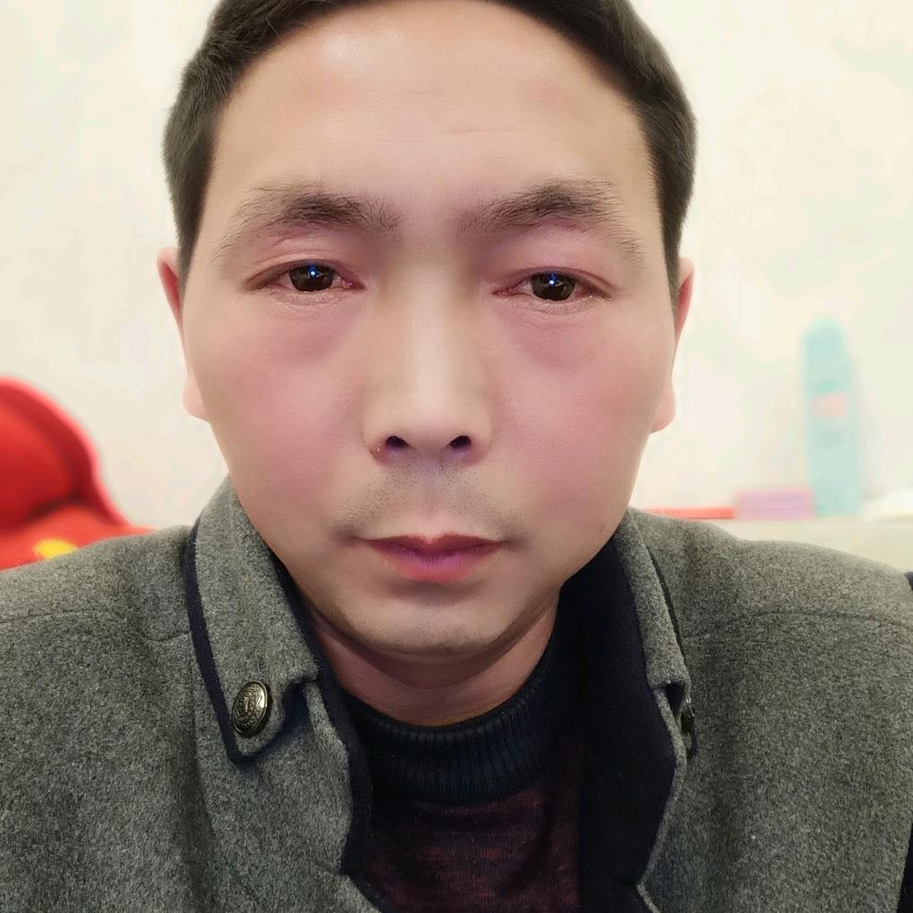 老周(一杆成名台球馆)