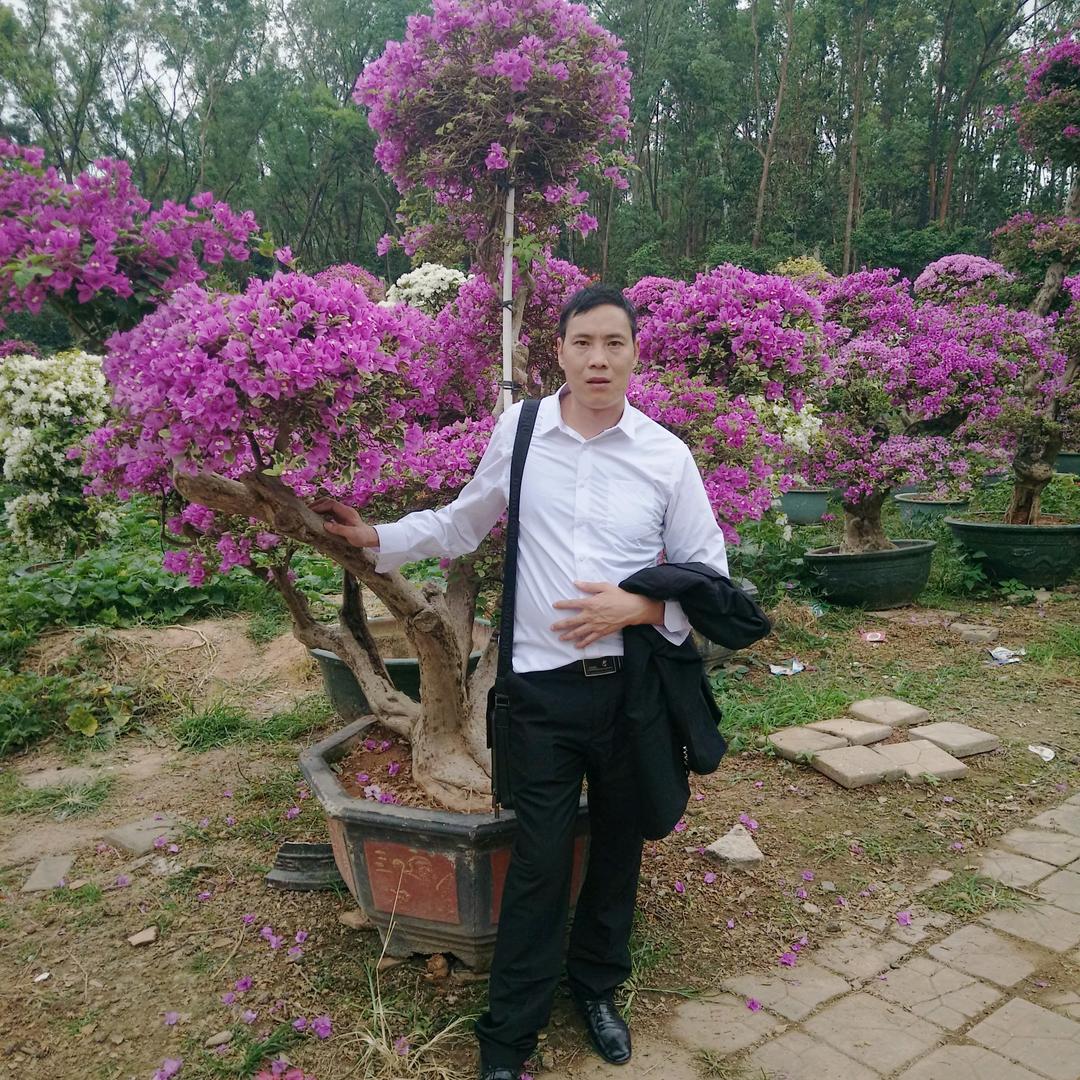 骑着蜗牛去旅行。