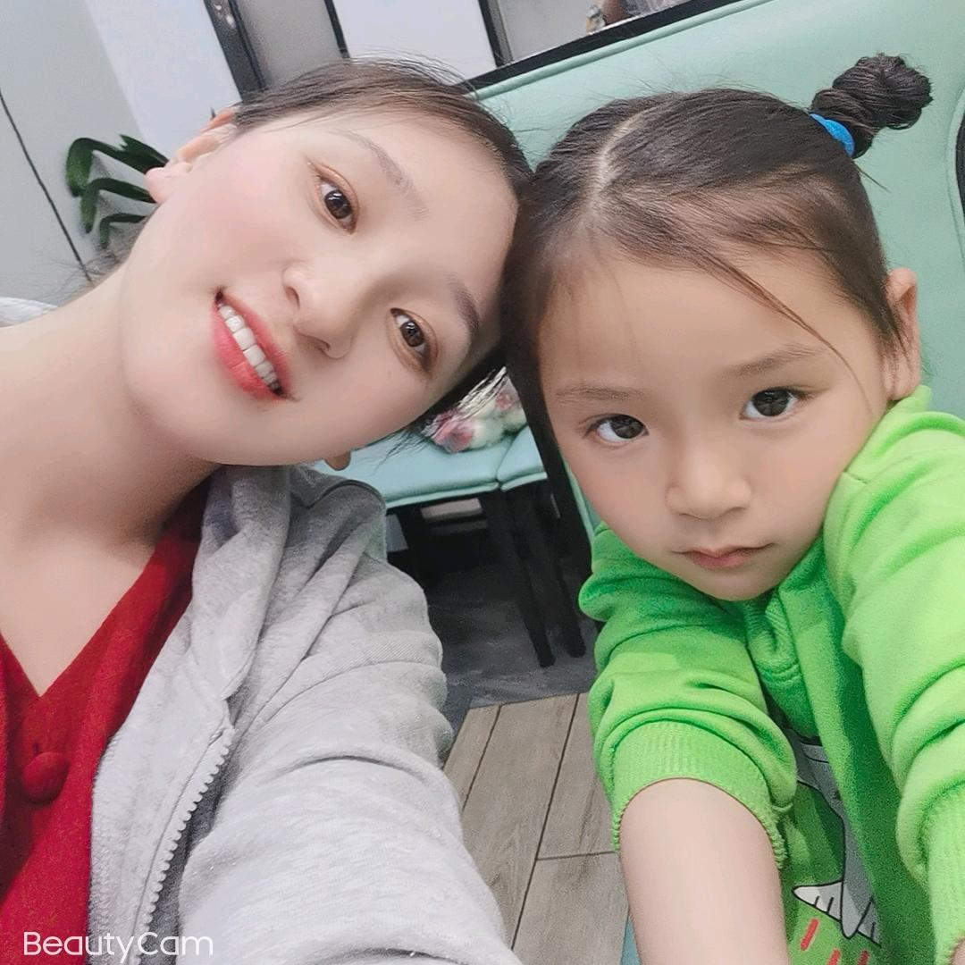 💞 👧🏻🧑🏻‍🦱