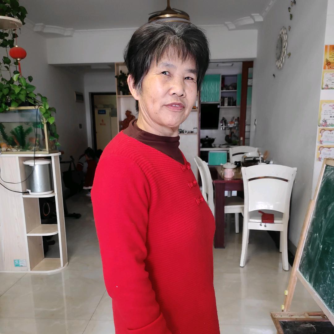 农村大娘在城里
