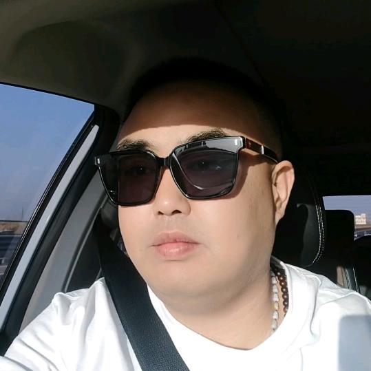 @请叫我董先生@