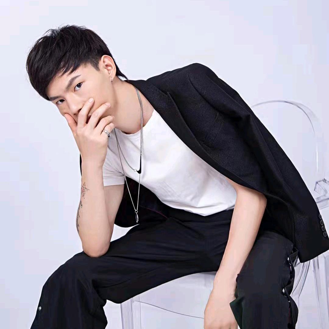 大冶徐云发型设计