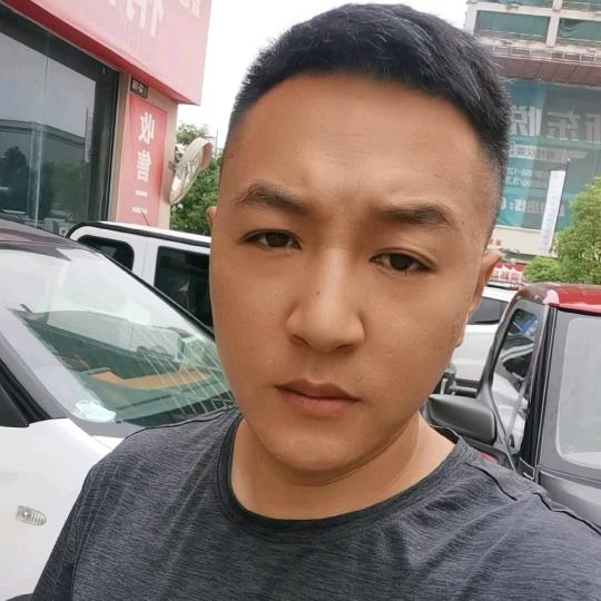 驻马店老田电动二手车 友通新能源批发