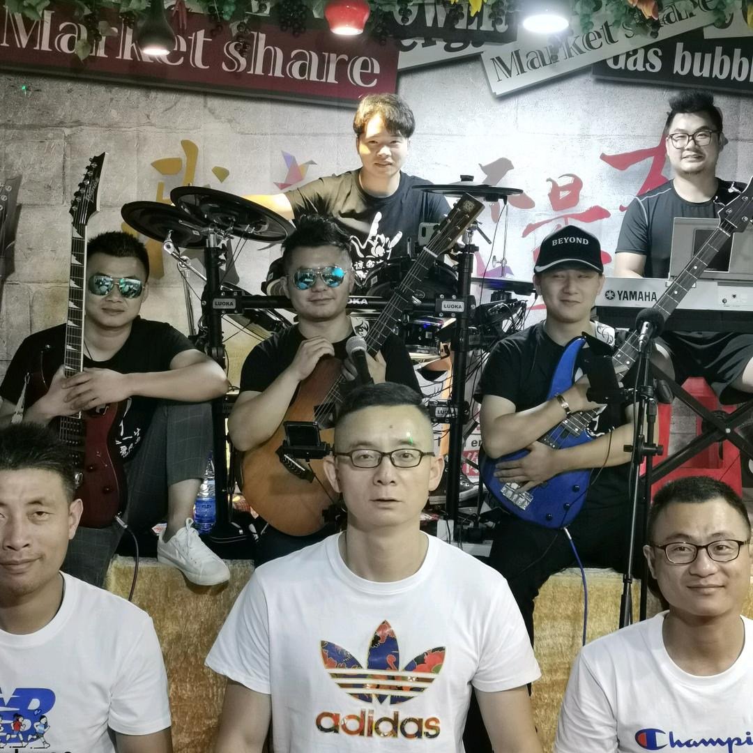 夏能武～红领巾团队。