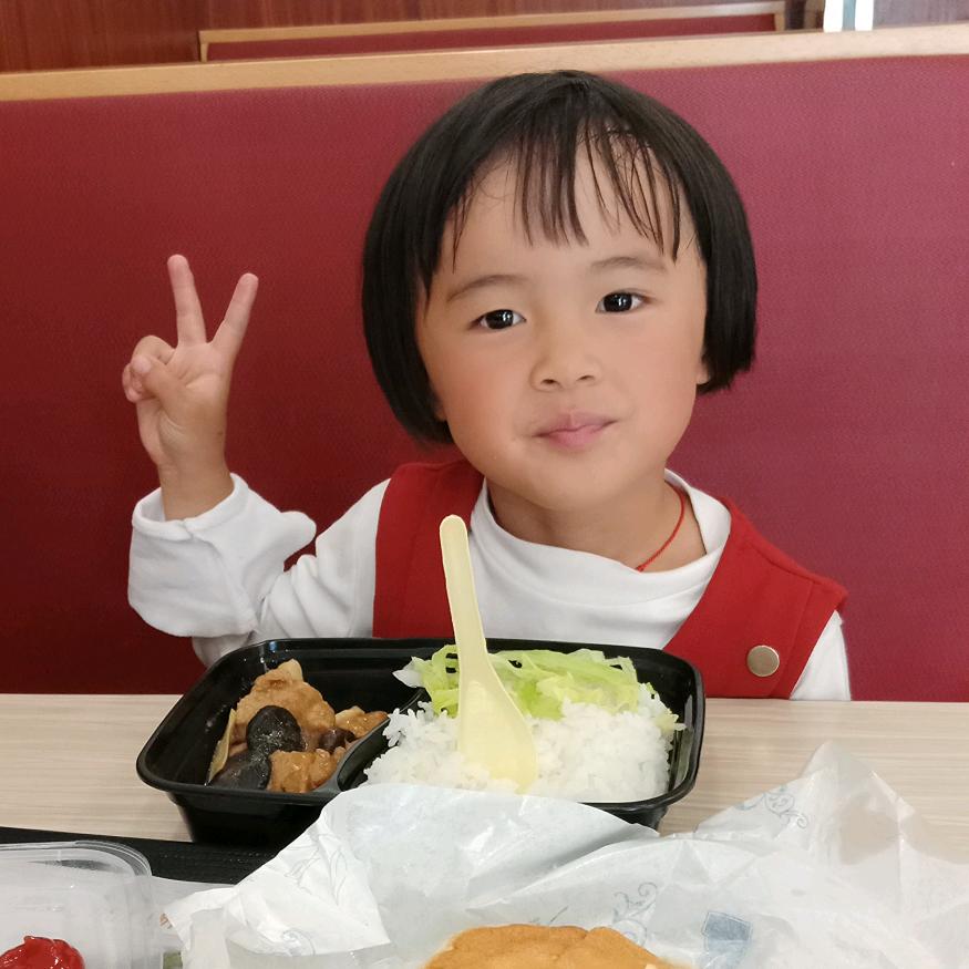 卖袜子的小姐姐