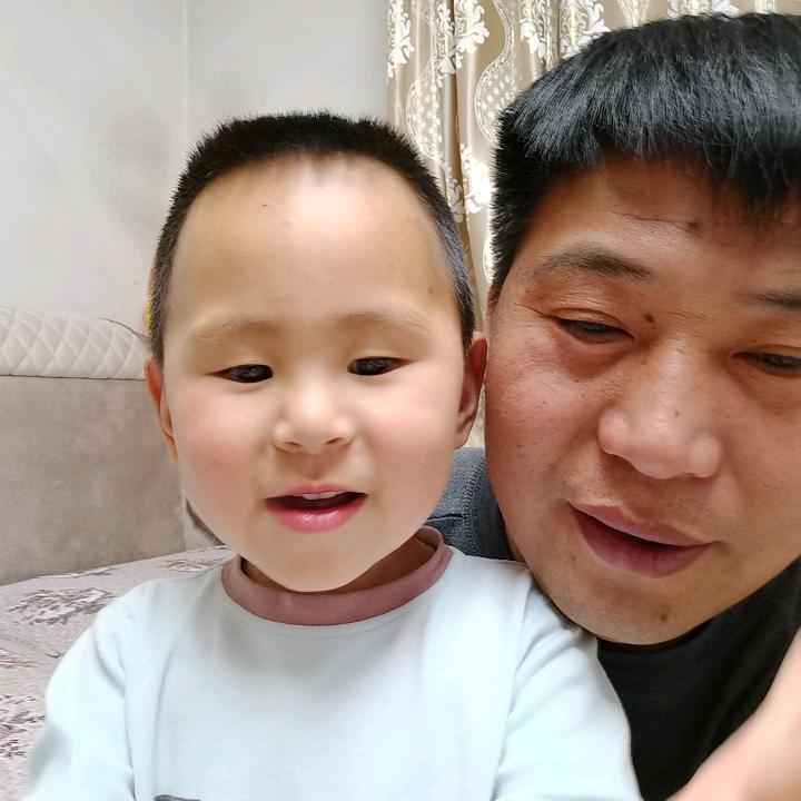 知足常乐( •̥́ ˍ •̀ू )