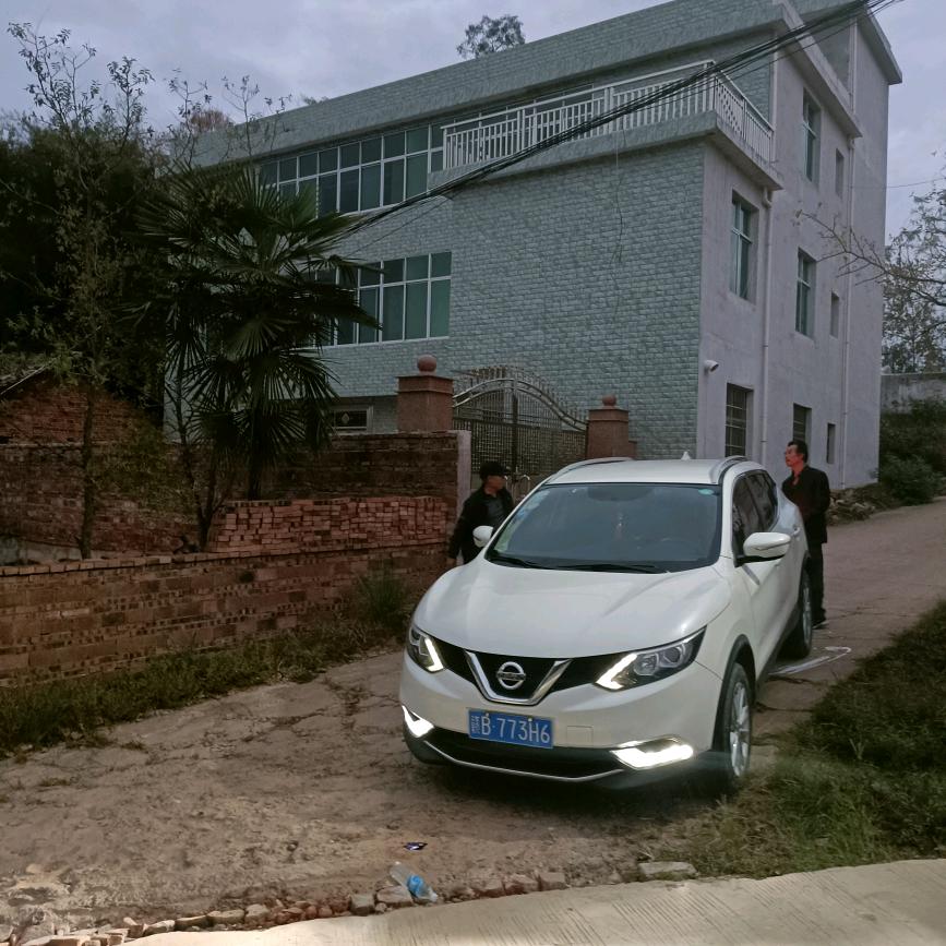 谢金源:金源顺发家私城家纺用品商场