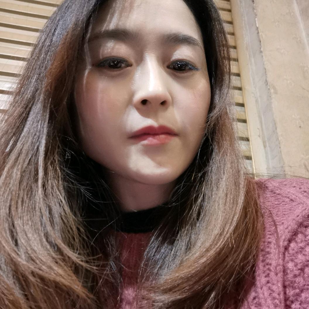 李 依然