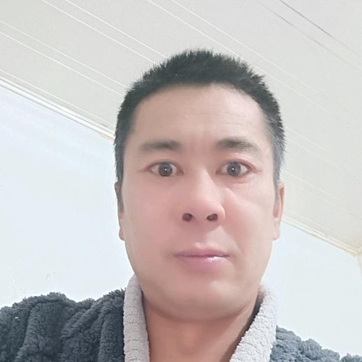 光着膀子