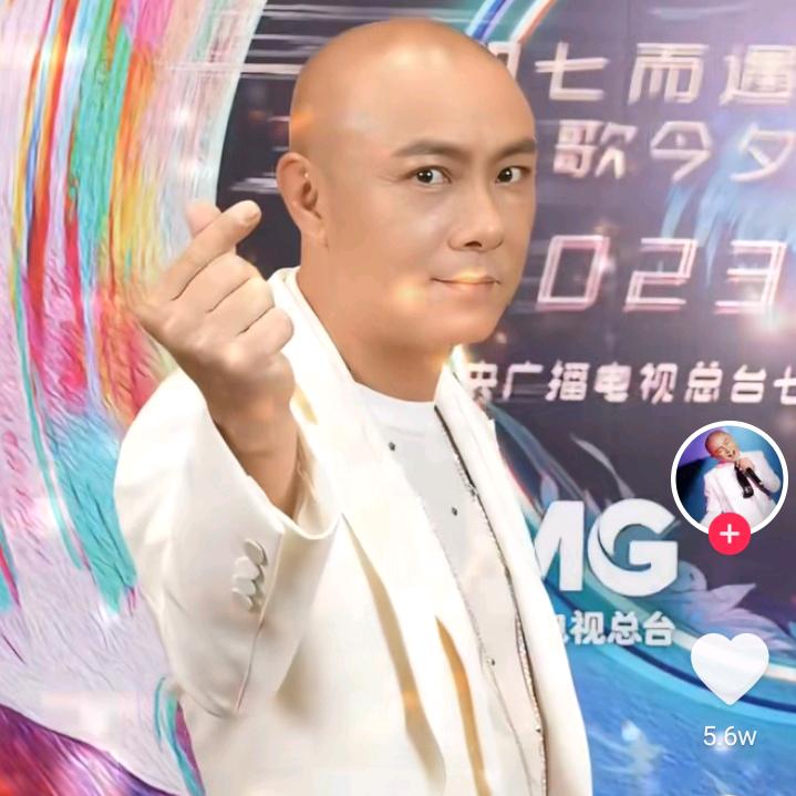 ٩(๛ ˘未*来*神 ³˘)۶♥