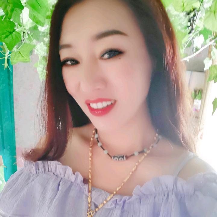 骆小英