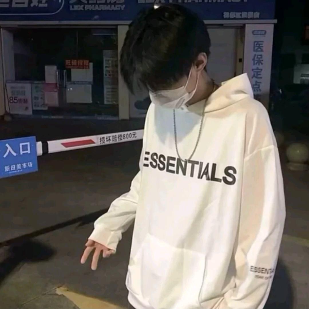 慕川.