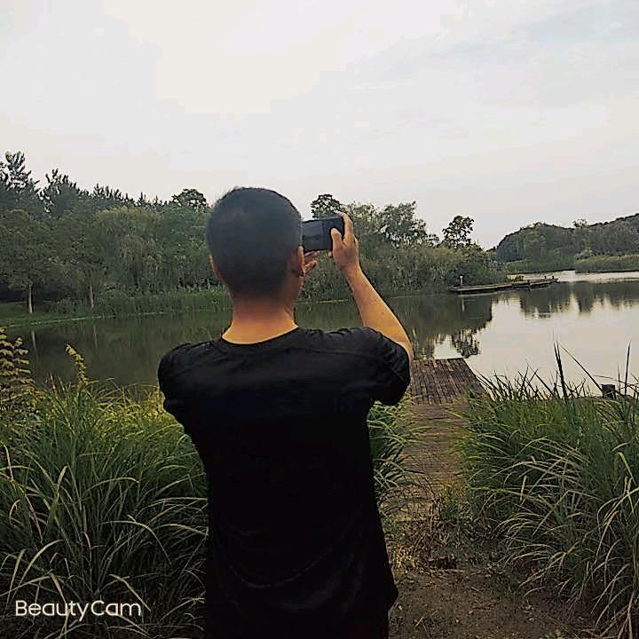 熟悉的背影