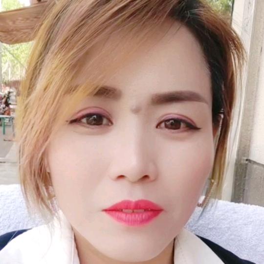 1、微笑~只不过是一个表情