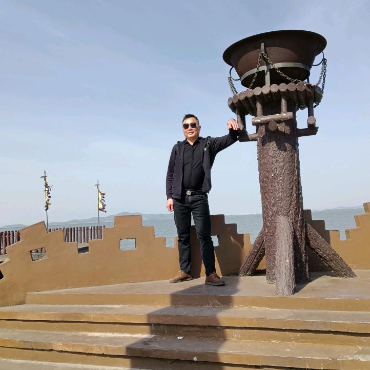 四海闻铭头像