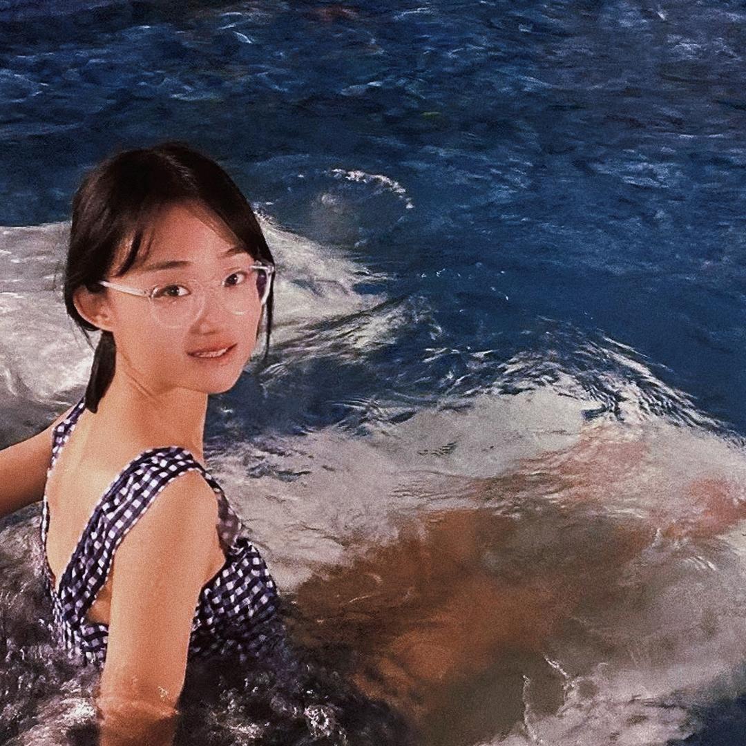 小巩脸方方（安安妈）