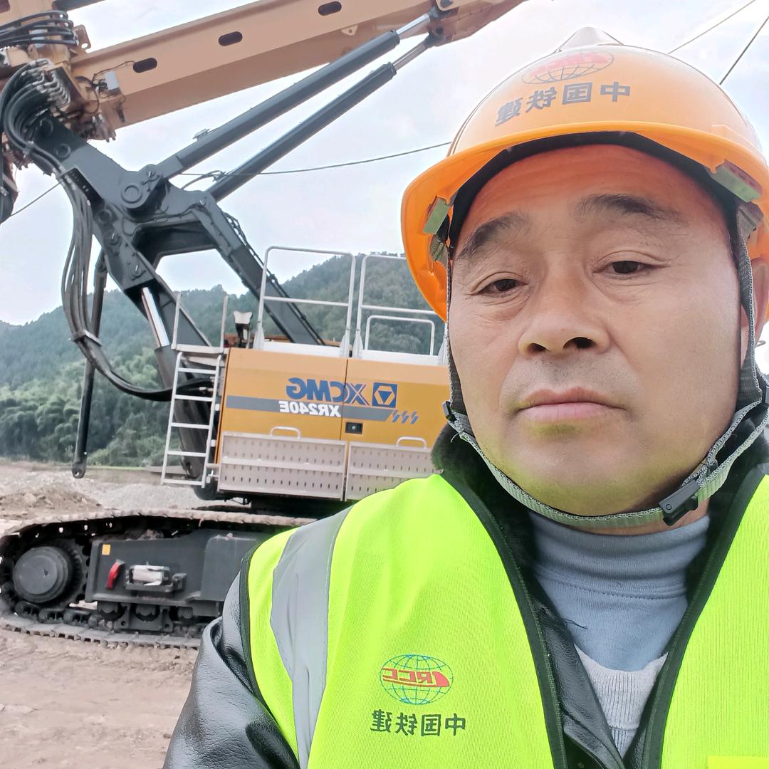 专业灌注房建基础桩，桥梁基础桩工队