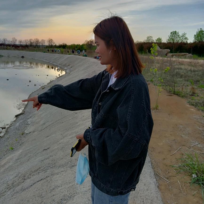佤族……妹子；”