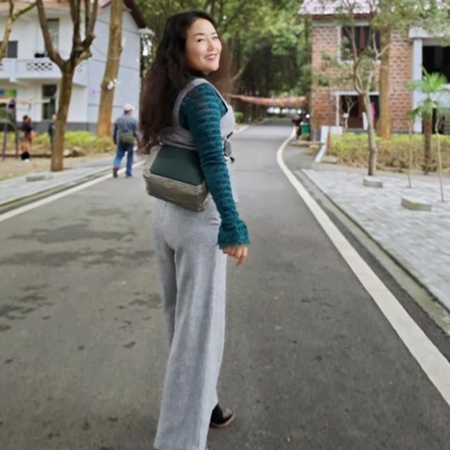 笨笨的猪猪女