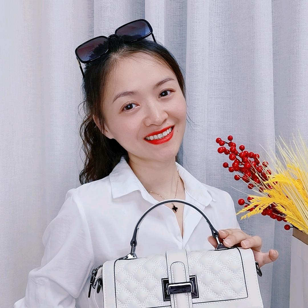 小姿女人皮具