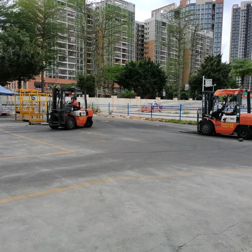 诚材电工焊工叉车铲车挖掘机高空培训