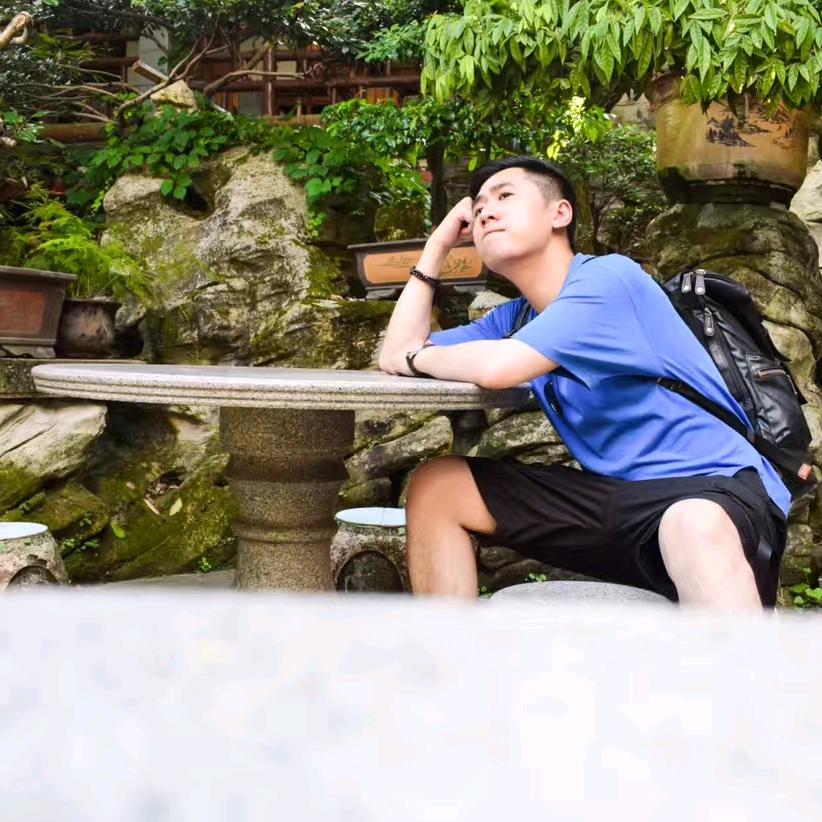 航行的薯片