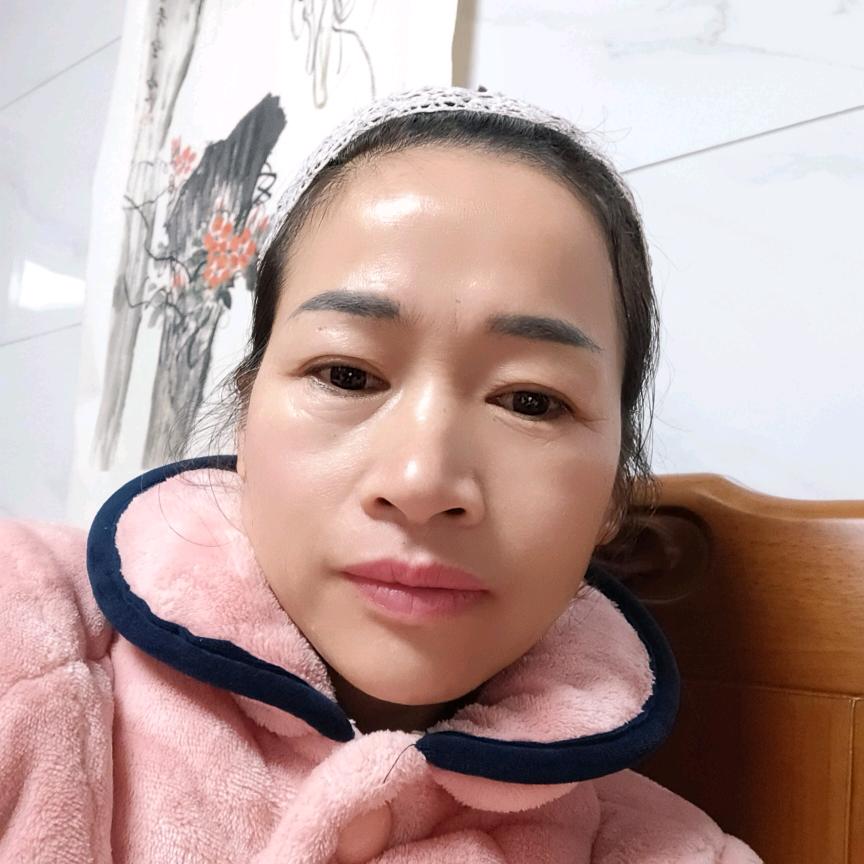 龚英