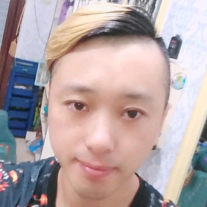 晓威发型设计美甲美睫