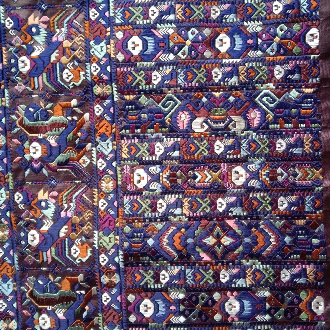 苗家传承手工绣花